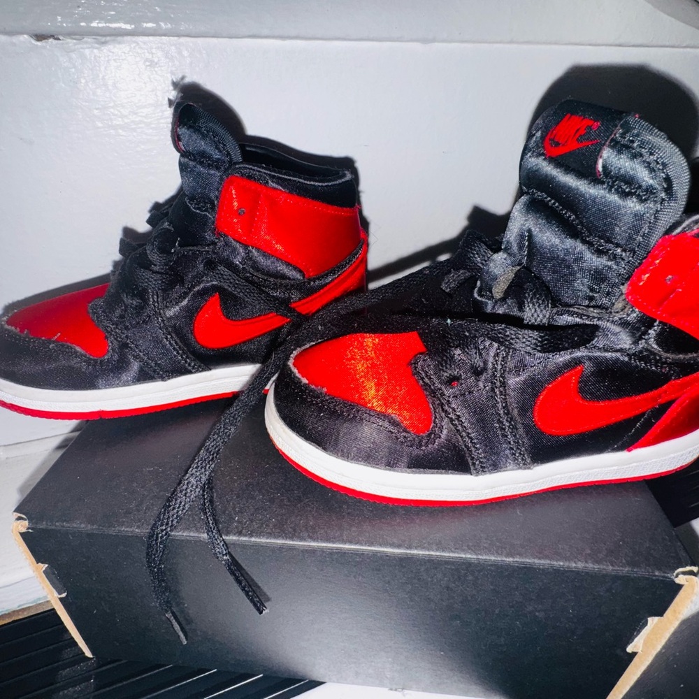 Jordan Retro Satin 1s Toddlers Black and Red